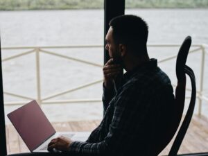 How Digital Detox Can Improve Your Productivity