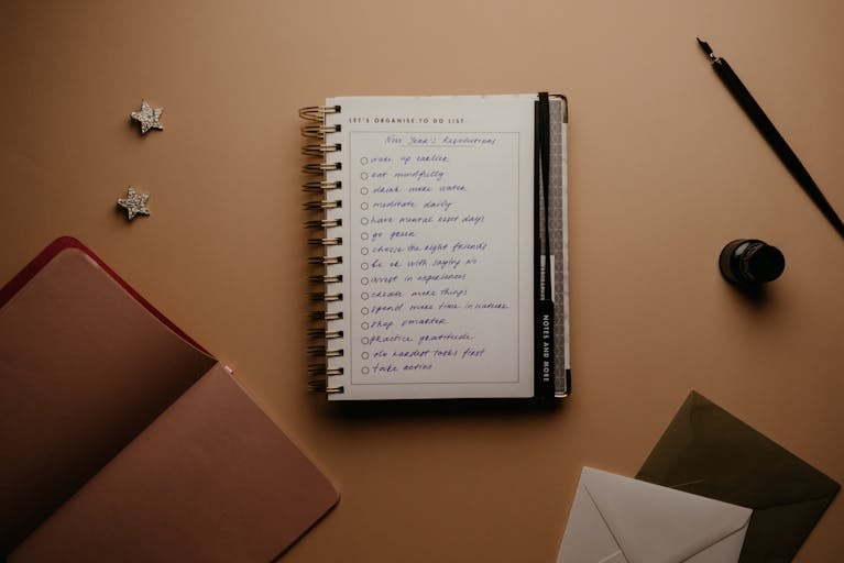 A minimalist to-do list with three tasks highlighted or circled